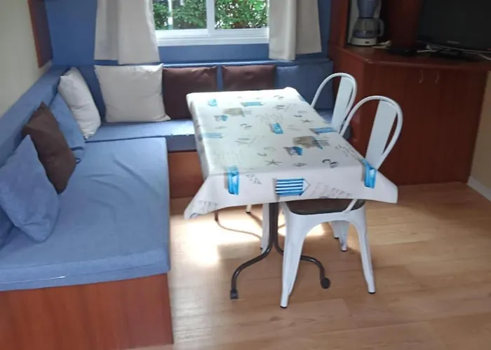 Campsite Mobil-home 4 Personnes Bec-de-Mortagne